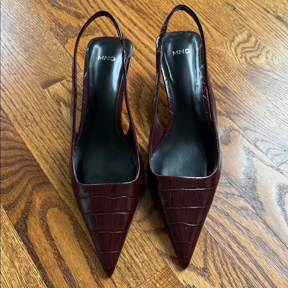 MANGO burgundy croc kitten heels Size 38